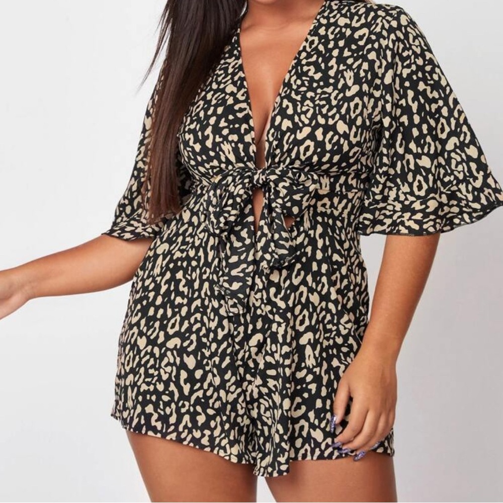 Plus Leopard Print Plunging
Neck Tie Front Romper